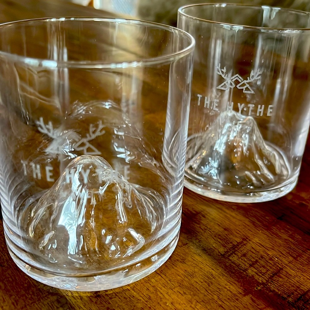 THE HYTHE VAIL Clear Glass Tumblers